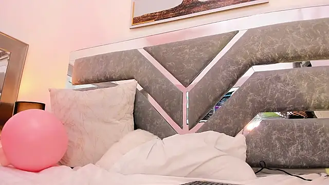 Katey_Curvy01_ Chat XXX in diretta