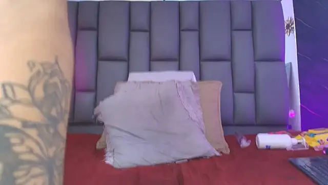 Chatroom XXX en direct de _MiaBrown_