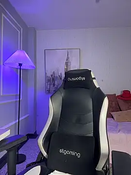 HoneyMollyX live XXX chat