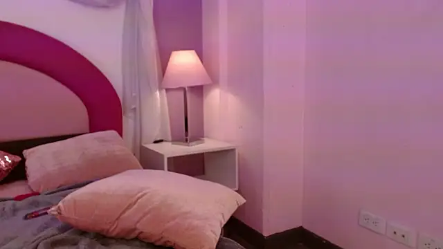 Chloe014_ Live XXX-Chat