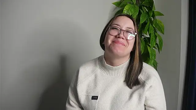 دردشة DelenaMinier الجنسية المباشرة