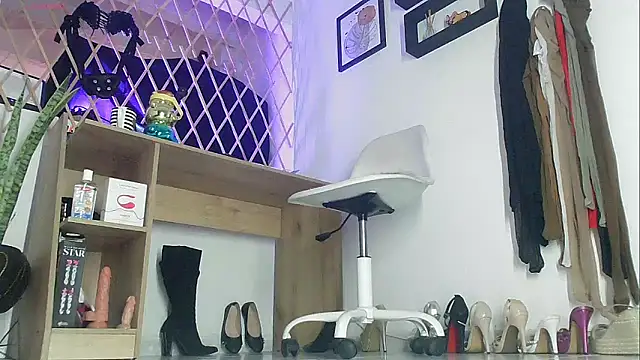 myla_sarah Live XXX-Chat