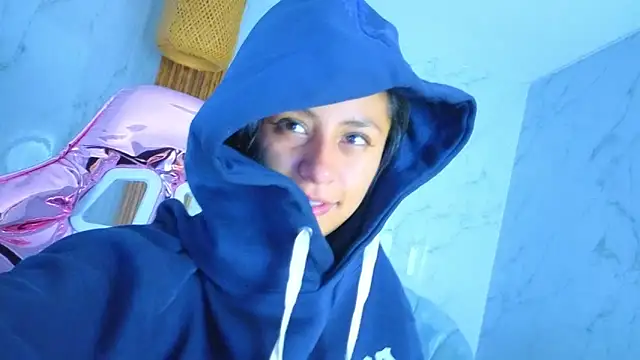 Chatroom XXX en direct de serabella_s