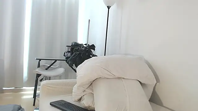 MIYESSI Adlı Modelin Canlı XXX Sohbeti