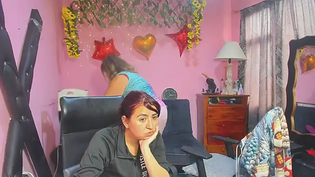 lesbiancuple's Webcam Show