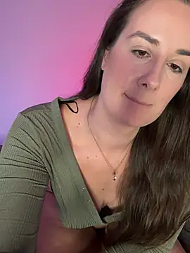 Chat +18 de EllaMae ao vivo