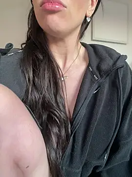 JolieBee's Live XXX Chat