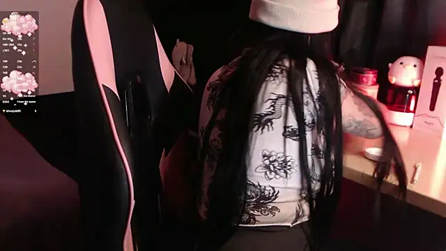 TheprojectsaraaのライブXXXチャット