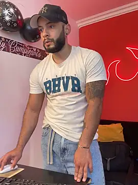 Chat +18 de Mike_savage3 ao vivo