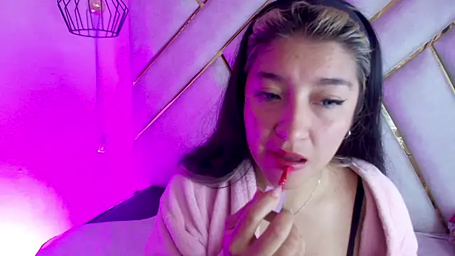 Dahiana_Dmour_: онлайн-секс-чат