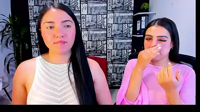 Isa_And_Natasha's Webcam Show