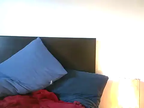 Chatroom XXX en direct de TheGirlWhoStandsUp