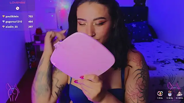 Chatroom XXX en direct de Pauilina