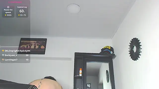 Vicky_hotmilf লাইভ XXX চ্যাট