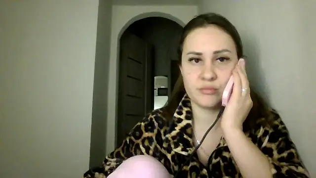 MeadowEyes Chat XXX in diretta