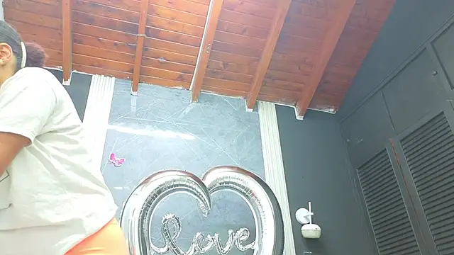 Chat XXX en directo de YummyDuooo