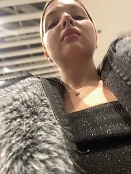 عرض كام KrisMagnoly