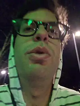 Chat +18 de RikCum4u ao vivo