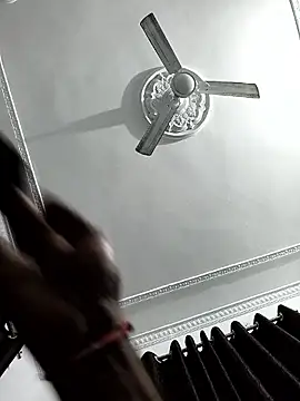 แชท XXX สดของ Chanderi19