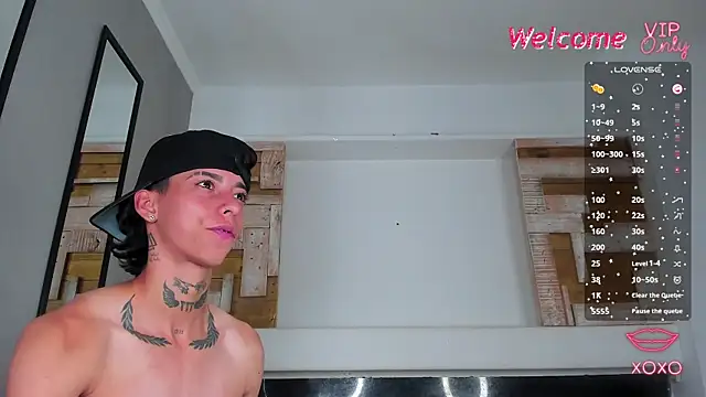 XXX chat uživo modela AmberAdams_