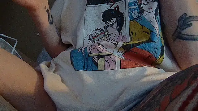 lavender_spits élő XXX-chatje