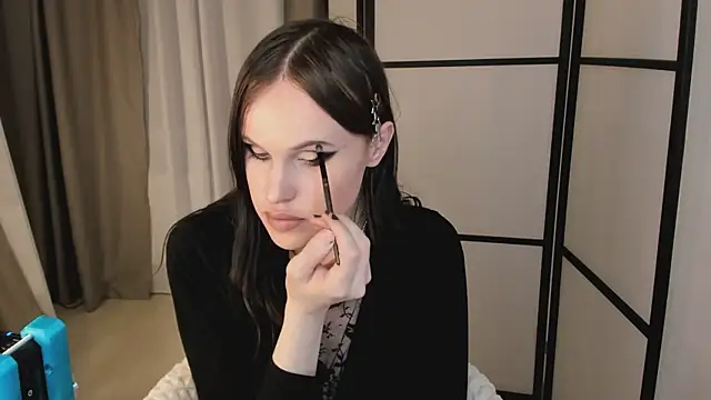 EffieMinki Adlı Modelin Canlı XXX Sohbeti