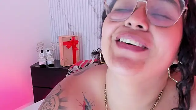 Sembang XXX Secara Langsung Reginavegaa