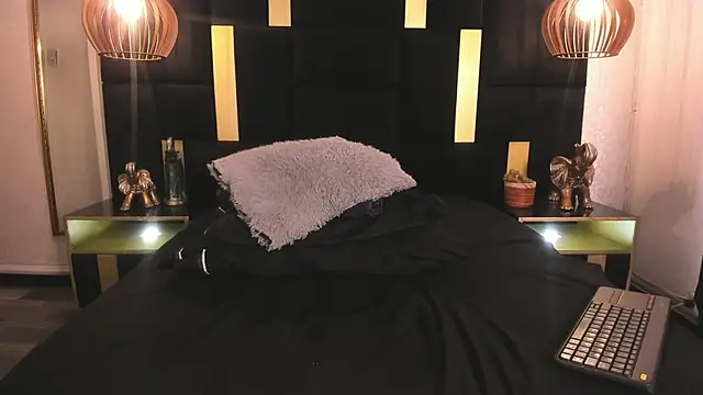 Lucio__Fox Adlı Modelin Canlı XXX Sohbeti