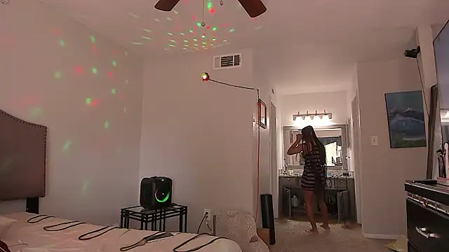 yiauana Adlı Modelin Canlı XXX Sohbeti