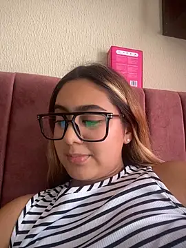 Miabonnett_ Adlı Modelin Canlı XXX Sohbeti