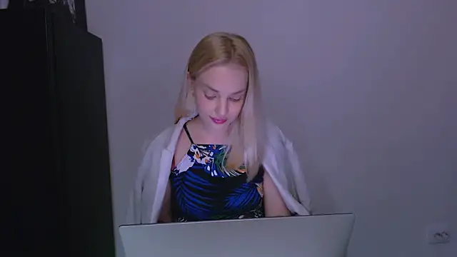 XXX chat uživo modela Lia_noo_regrets