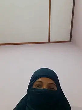 Pokazy przed kamerką – Chathuni