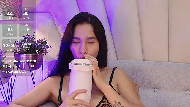 JuliaaVega Adlı Modelin Canlı XXX Sohbeti