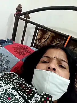 Show modela punamji_sexe na web-kameri