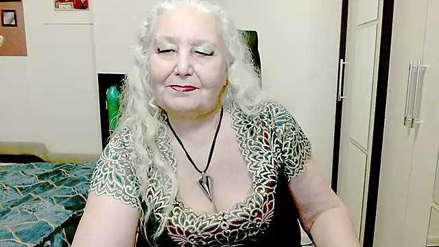 Pertunjukan Kamera Web GrannyAlisa