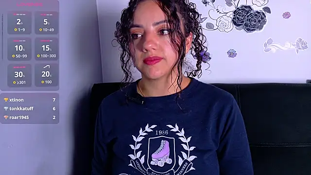 emiily_curly 라이브 XXX 채팅