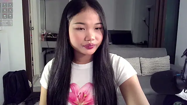 Earny_baby Pertunjukan Webcam