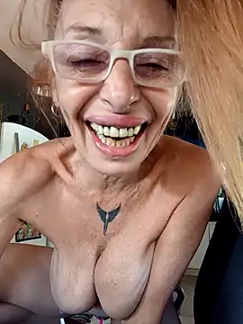 FrozenWaffle élő XXX-chatje