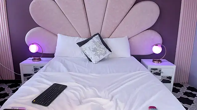 LolaGray__ Adlı Modelin Canlı XXX Sohbeti