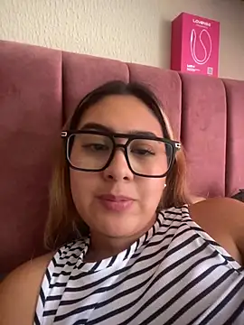 Miabonnett_: онлайн-секс-чат