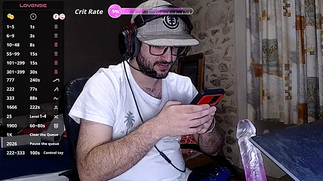 young_bear06 élő XXX-chatje