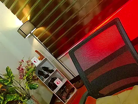 HOLLYWOOD_QUEEN_88 Pertunjukan Webcam