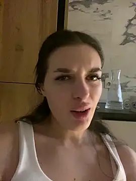 little_belucci 现场XXX聊天