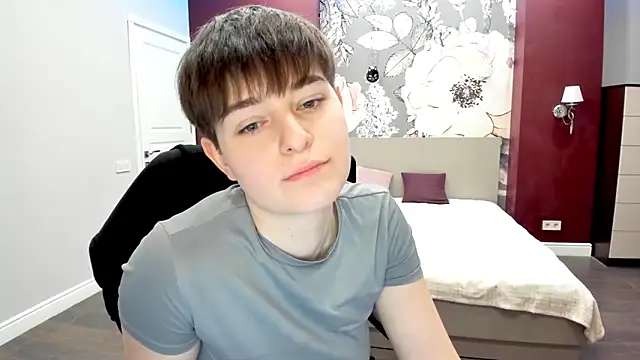 EmiliaYoursのウェブカメラショー