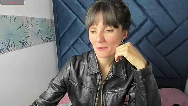 Chatroom XXX en direct de Valery_More__