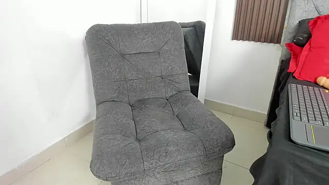 Chat XXX ao vivo de anierouse__