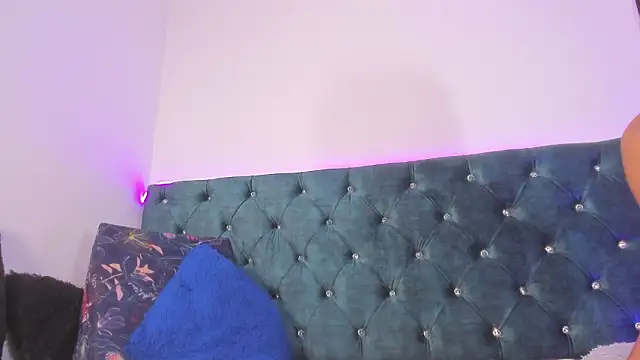 Chat XXX ao vivo de Roxanna_0