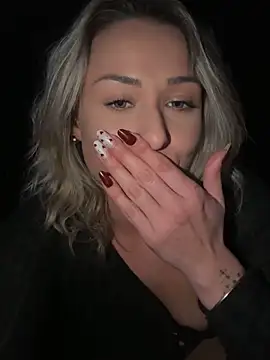 petrouchkaaa_ Adlı Modelin Canlı XXX Sohbeti