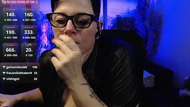 Chatroom XXX en direct de ninarandmann