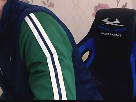 Leo_1617 live XXX chat